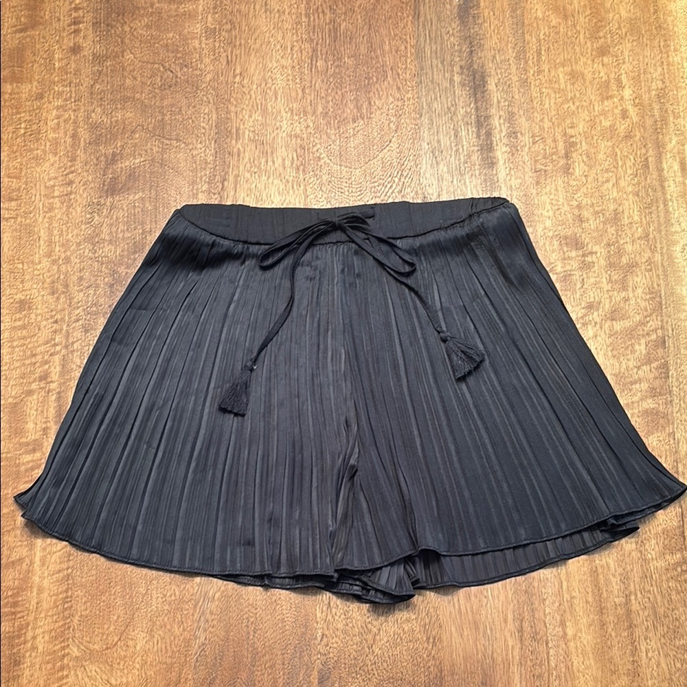 Black Pleated Women's Shorts